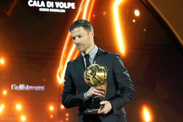 切尔西中场欲加盟门兴格拉德巴赫，法甲联赛争夺激烈(门兴格拉德巴赫vs斯图加特)