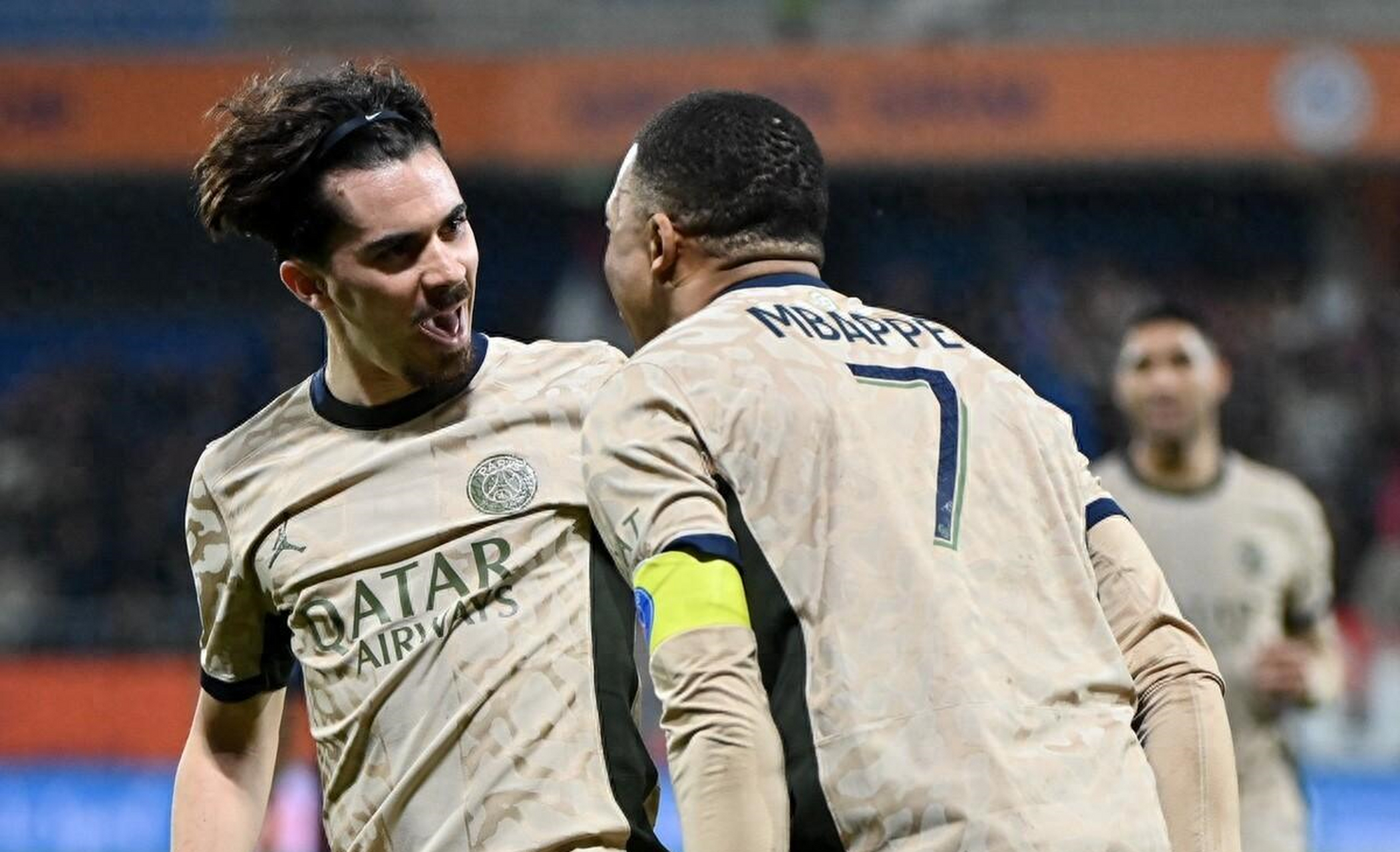 pg电子-巴西梅开二度帮助巴黎圣日耳曼客场战胜里昂队(巴黎圣日耳曼迎接梅西直播)