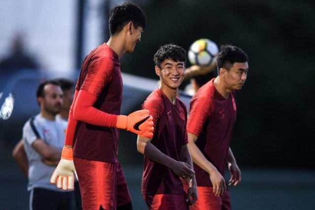 关于国内俱乐部在大洲赛事中取得连胜展现强大实力的信息 关于国内俱乐部在大洲赛事中取得连胜展现强大实力的信息